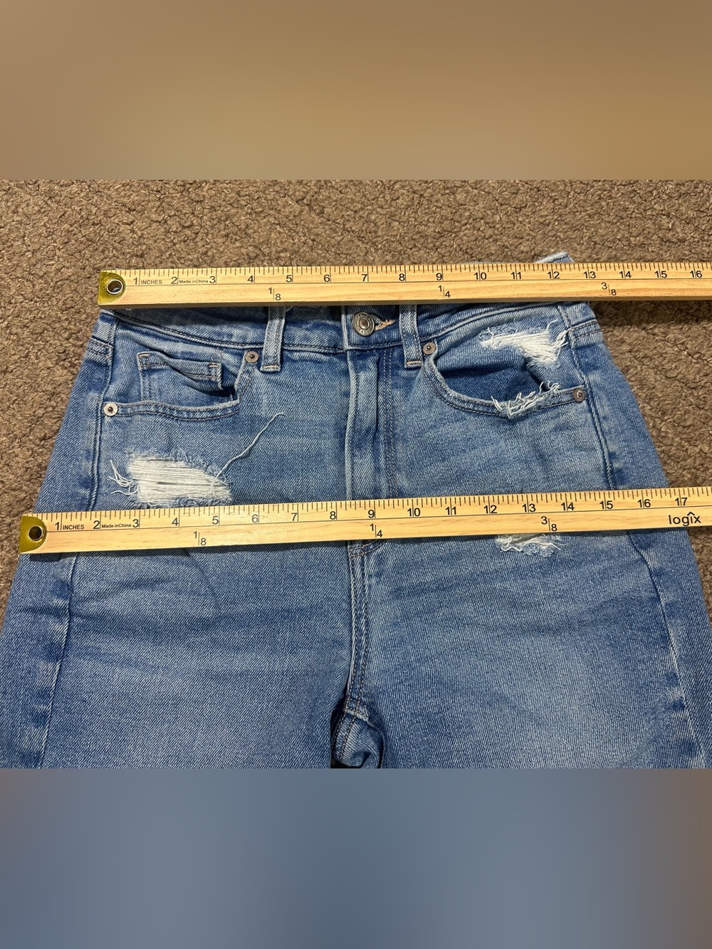 American Eagle Mom Straight Jeans Womens Sz 2 X-Long Blue Light Wash Distressed - Picture 12 of 15